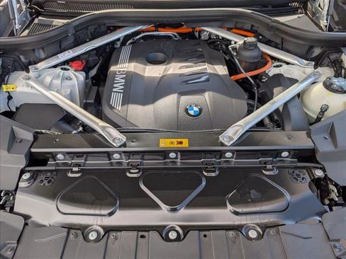 Certified 2025 BMW X5 xDrive50e w/ Premium Package image 24