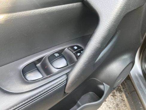 Used 2020 Nissan Rogue SV AWD/4WD image 14