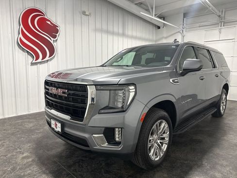 Used 2022 GMC Yukon XL SLE w/ Gmc Pro Safety Plus Package AWD/4WD image 1