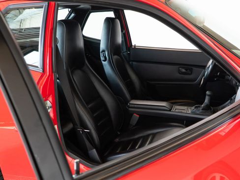 Used 1989 Porsche 944 Turbo image 48