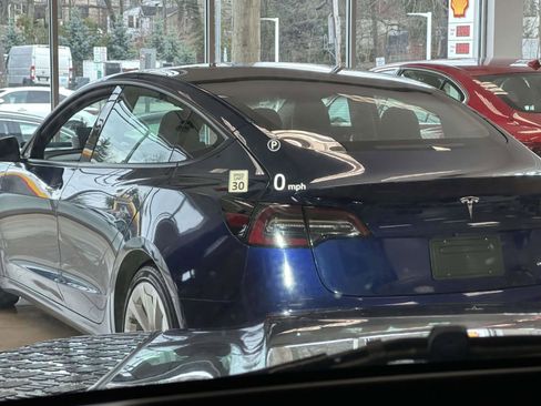 Used 2021 Land Rover Defender 110 X-Dynamic HSE image 33