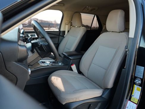 Used 2020 Ford Explorer 4WD w/ Class III Trailer Tow Package image 12