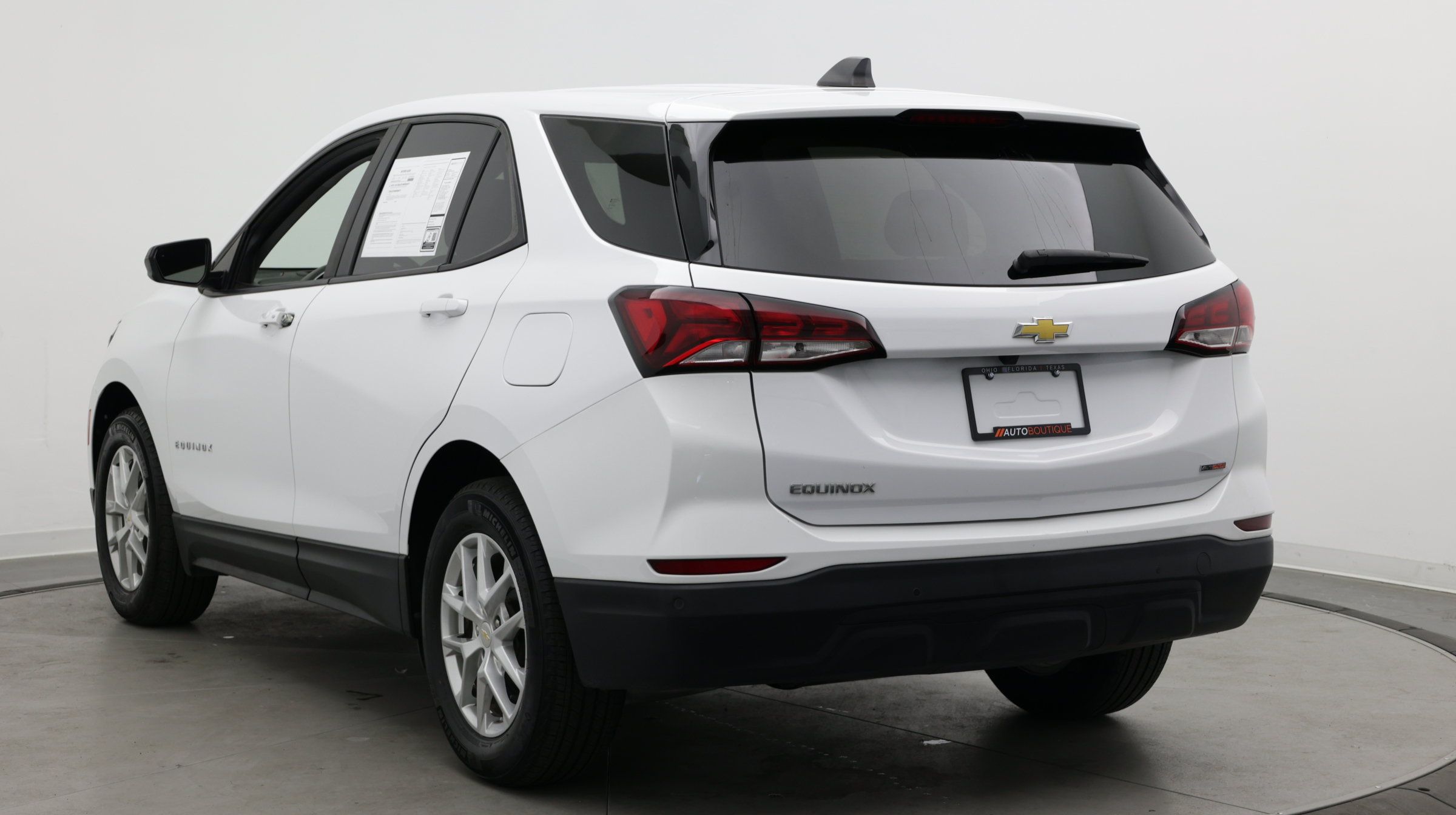 Used 2023 Chevrolet Equinox LS FWD image 5