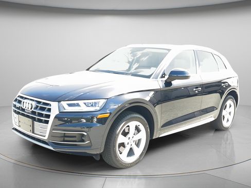 Used 2020 Audi Q5 Prestige image 3