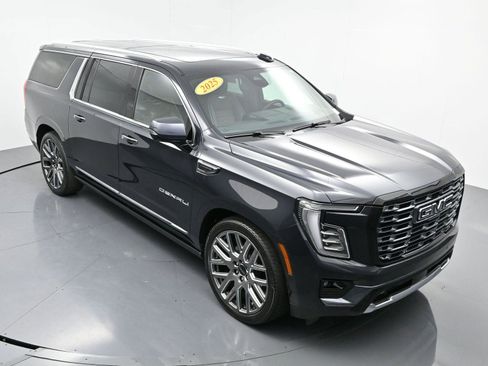 Used 2025 GMC Yukon XL Denali Ultimate w/ LPO, Floor Liner Package image 46