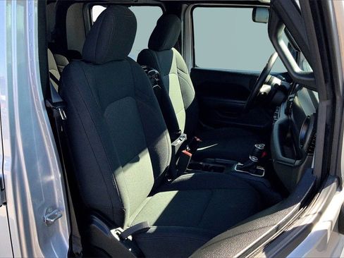 Used 2022 Jeep Gladiator Sport image 7