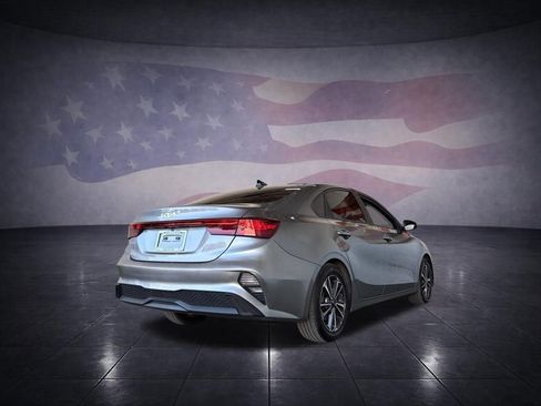 Used 2022 Kia Forte LXS FWD image 5