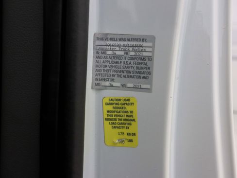 Used 2021 Nissan NV 3500 SV image 33