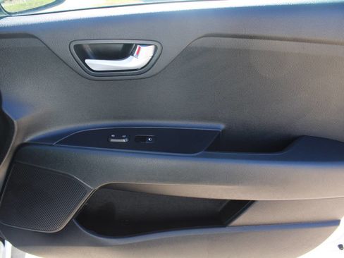 Used 2018 Kia Rio S image 7