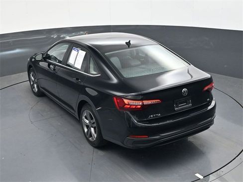 Used 2024 Volkswagen Jetta SE image 24