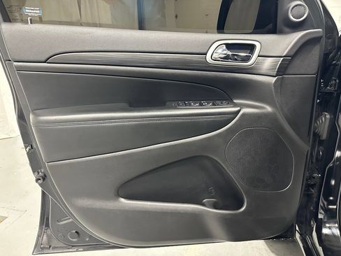 Used 2020 Jeep Grand Cherokee Altitude AWD/4WD image 8