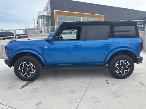 Used 2022 Ford Bronco Outer Banks image 2