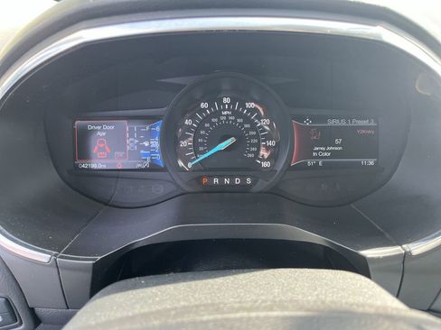 Used 2020 Ford Edge Titanium image 11