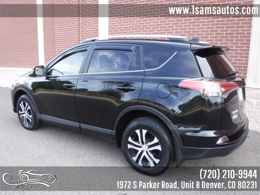Used 2018 Toyota RAV4 LE w/ Carpet Mat Package AWD/4WD image 4