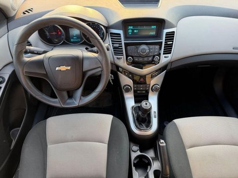 Used 2012 Chevrolet Cruze LS image 24