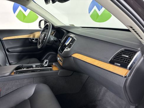 Used 2024 Volvo XC90 B5 Plus AWD/4WD image 32