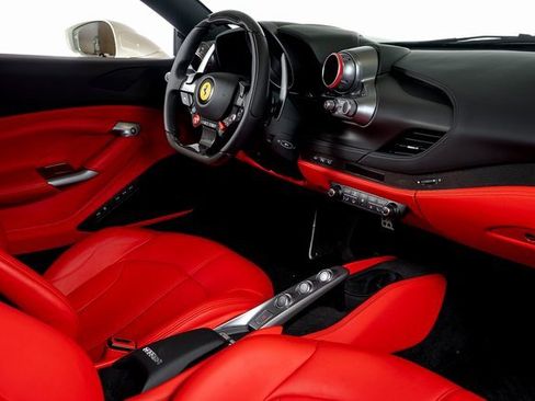 Used 2021 Ferrari F8 Tributo image 49