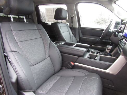 Used 2024 Toyota Tundra Limited image 21