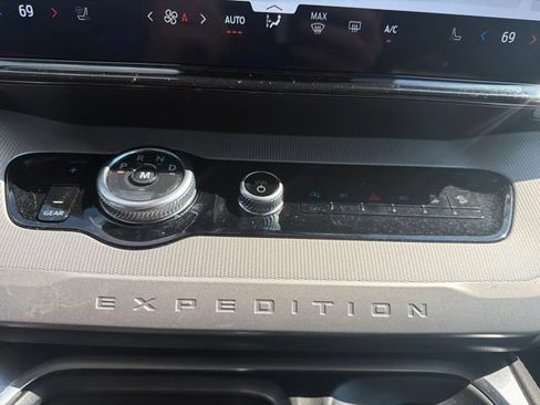 Used 2025 Ford Expedition Max Active AWD/4WD image 43