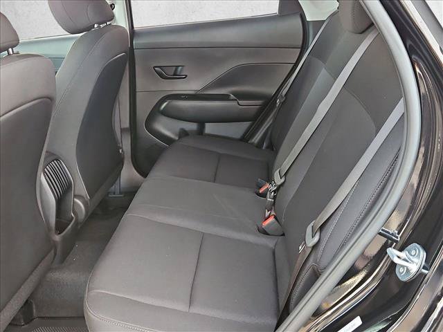 New 2027 Hyundai Kona SE FWD image 10