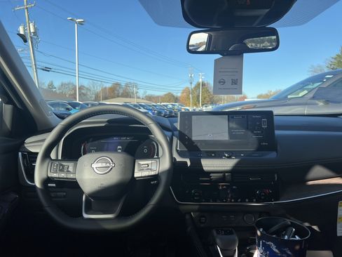 New 2026 Nissan Rogue Platinum w/ Platinum Premium Package image 4