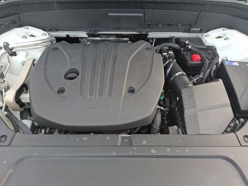 Certified 2024 Volvo XC90 B5 Plus w/ Protection Package Premier image 27