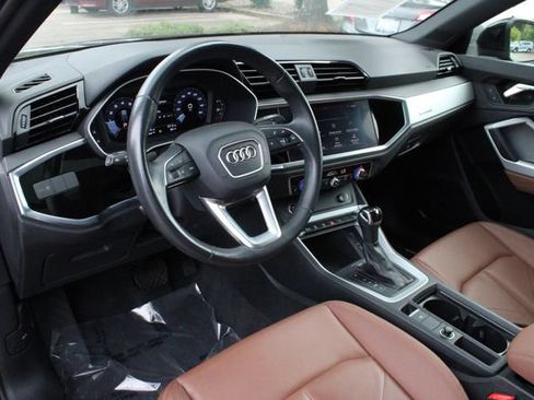 Used 2021 Audi Q3 2.0T Premium w/ Convenience Package AWD/4WD image 23