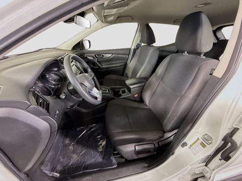 Used 2020 Nissan Rogue Sport S image 21