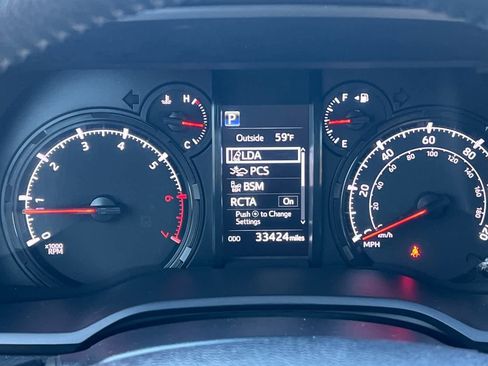 Used 2024 Toyota 4Runner SR5 image 32