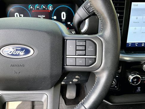 Used 2021 Ford F150 Lariat image 11