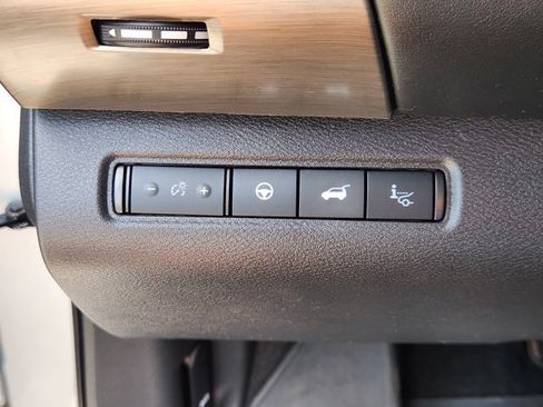 Certified 2024 Nissan Pathfinder Platinum w/ Black Appearance Package AWD/4WD image 27