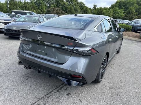 New 2026 Nissan Sentra SR w/ SR Premium Package FWD image 7