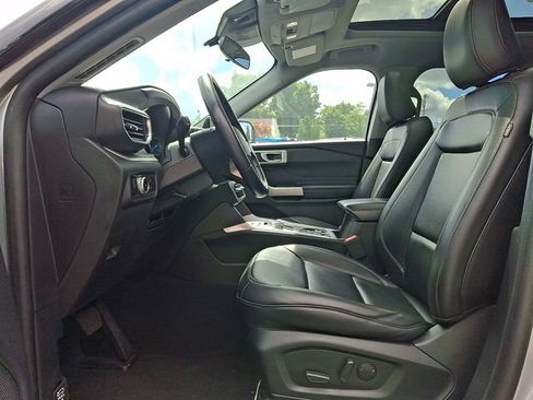 Used 2023 Ford Explorer XLT w/ Equipment Group 202A AWD/4WD image 14