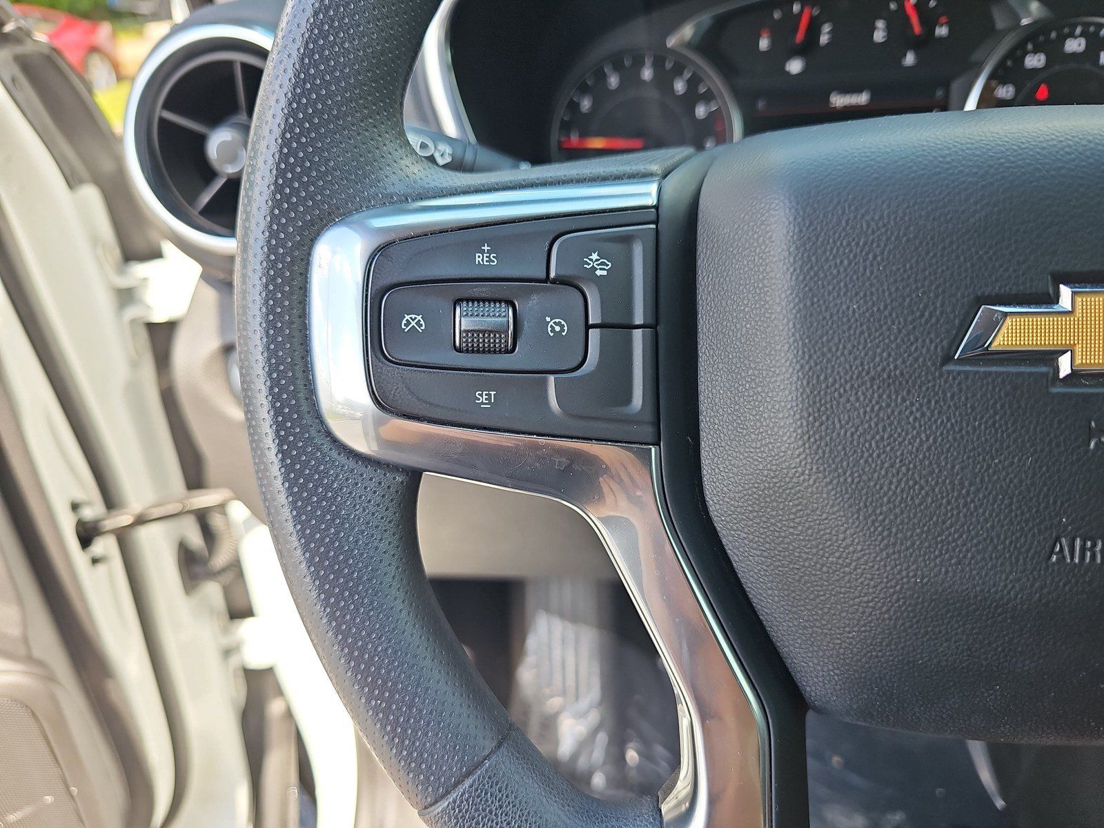 Used 2023 Chevrolet Blazer LT FWD image 17