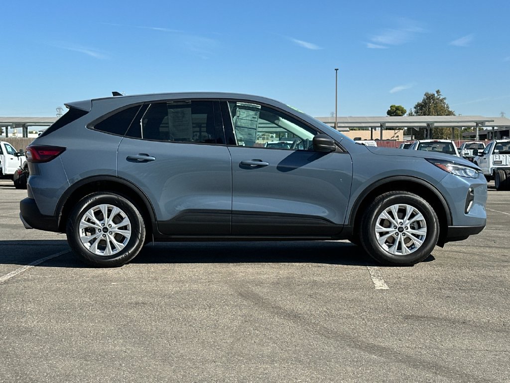Certified 2025 Ford Escape Active AWD/4WD image 2