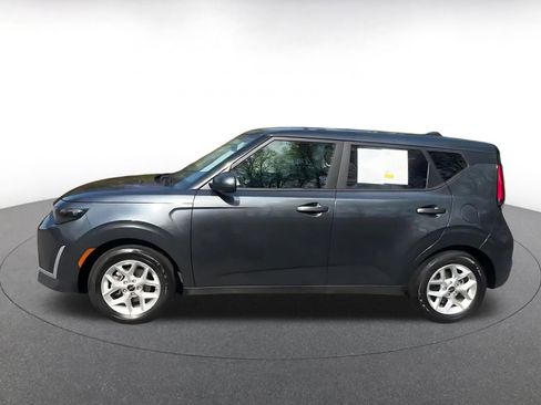 Used 2025 Kia Soul LX w/ LX Technology Package image 9