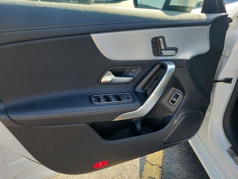 Used 2025 Mercedes-Benz CLA 250 image 21