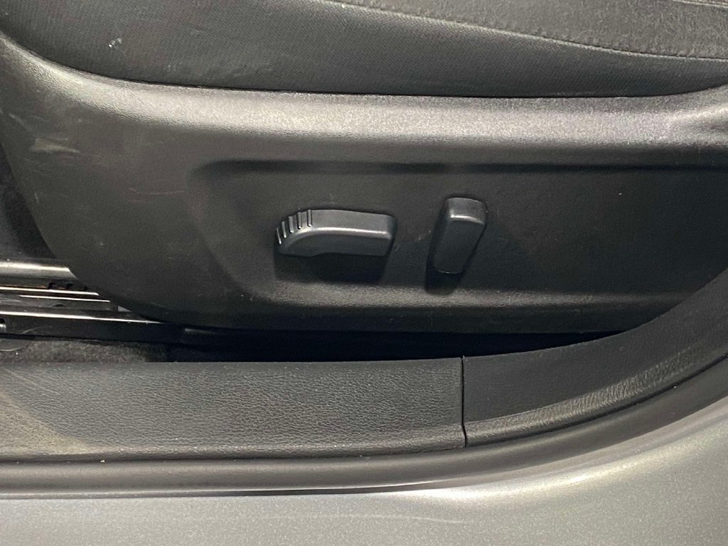 Used 2024 Nissan Altima 2.5 SV FWD image 18