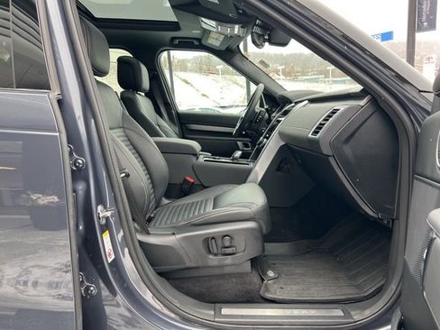 Used 2024 Land Rover Discovery Dynamic SE AWD/4WD image 25