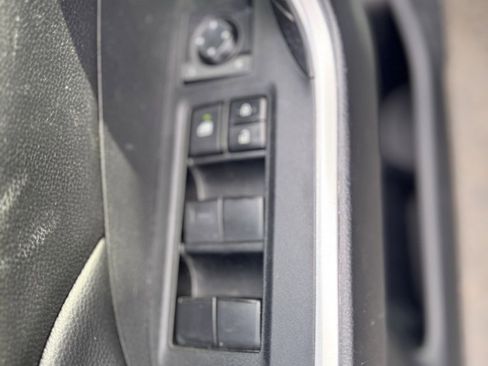 Used 2021 Toyota RAV4 XLE image 11