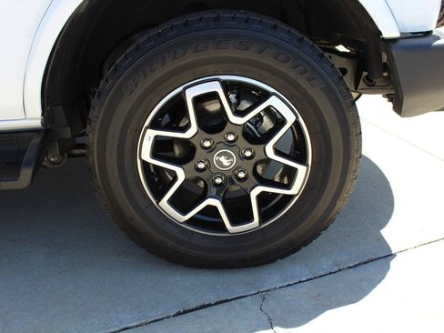 Used 2025 Ford Bronco Outer Banks AWD/4WD image 41
