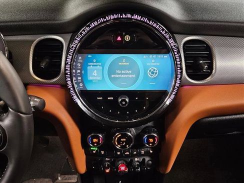 Used 2024 MINI Cooper 2-Door Hardtop w/ Signature Upholstery Package image 15