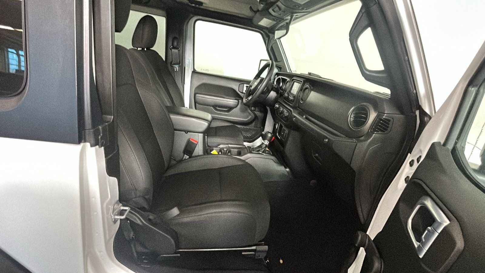 Used 2021 Jeep Wrangler Sport AWD/4WD image 33