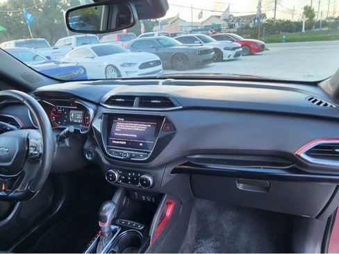 Used 2021 Chevrolet TrailBlazer RS w/ Sun and Liftgate Package image 22