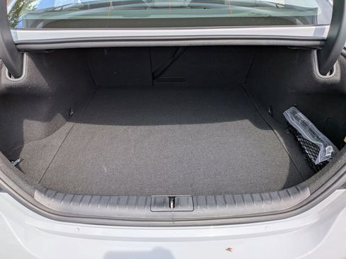 Used 2023 Genesis G70 2.0T RWD image 10