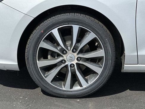 Used 2019 Hyundai Elantra GT FWD image 9