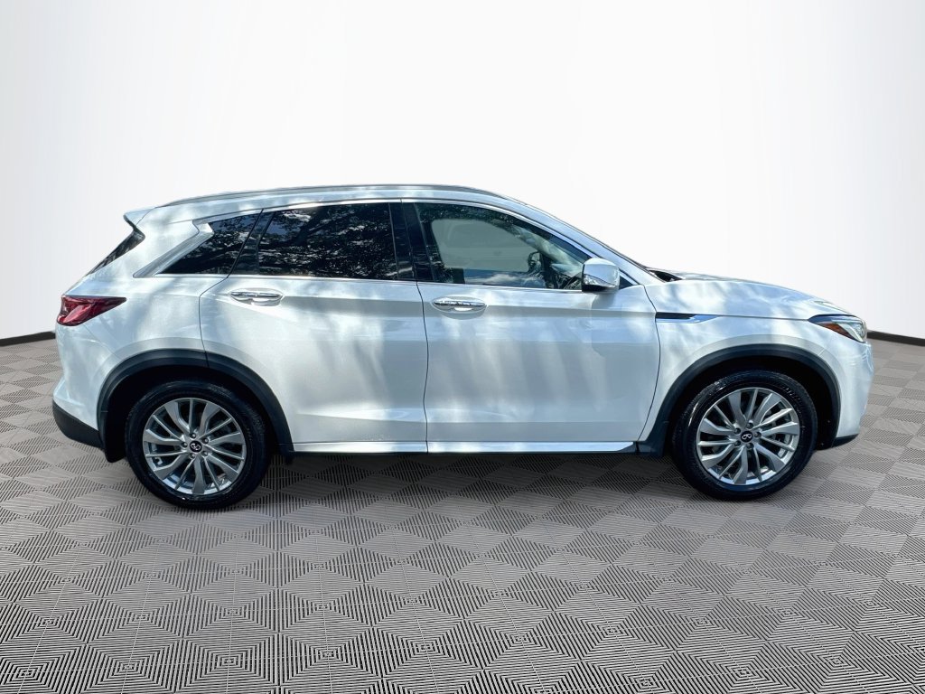 Certified 2023 INFINITI QX50 Luxe AWD/4WD image 5