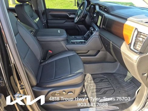 Used 2025 GMC Sierra 2500 Denali AWD/4WD image 11