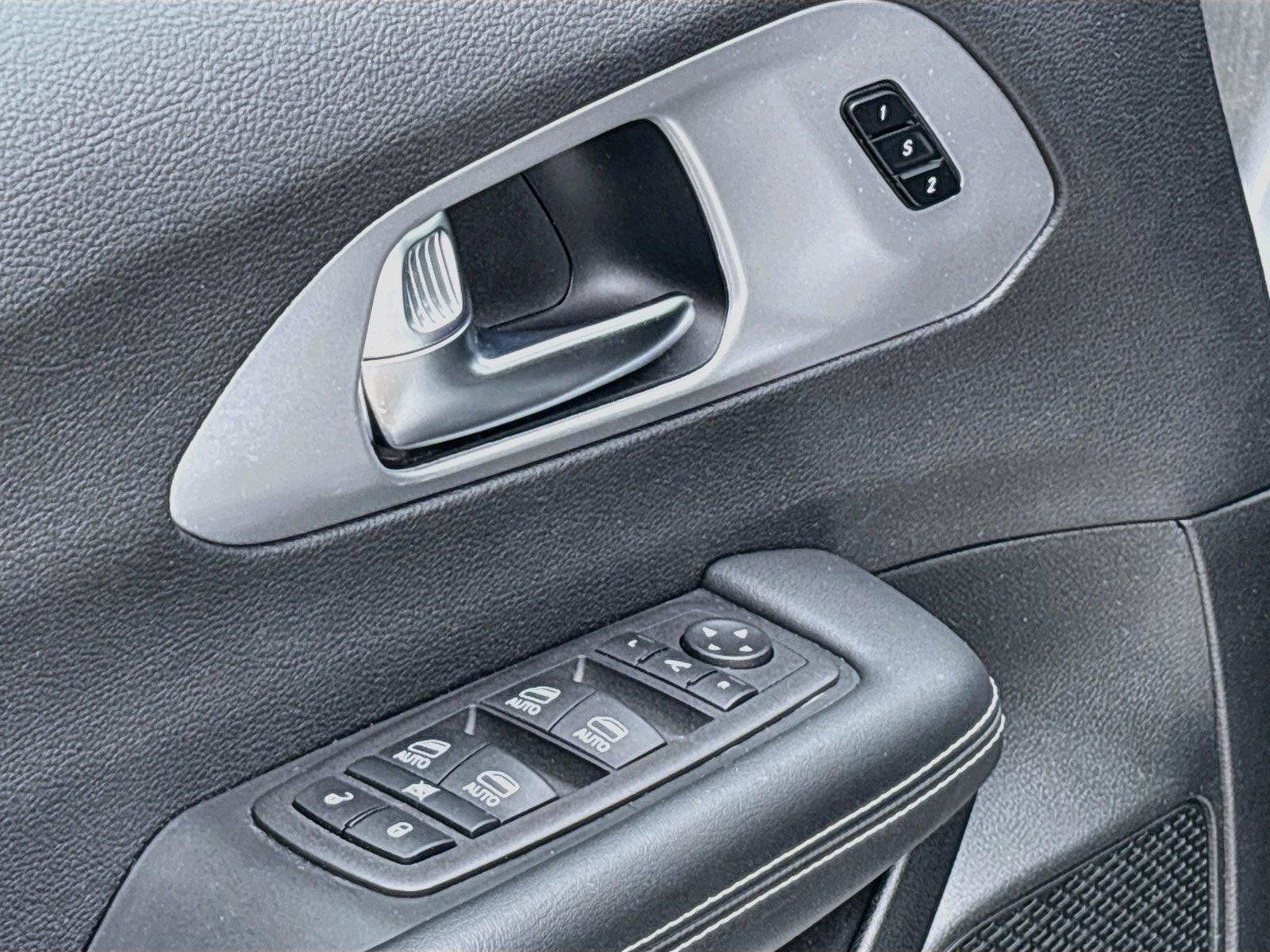 Certified 2026 Chrysler Pacifica Limited w/ S Appearance Package FWD image 22