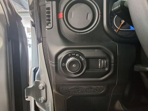 Used 2024 Jeep Wrangler Unlimited Rubicon AWD/4WD image 19